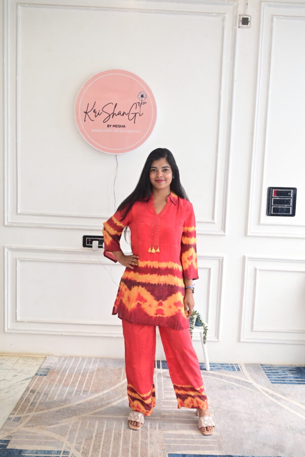 Pure Crepe Tie-Dye Pattern Kurta Set with Pearl Work & Tassels