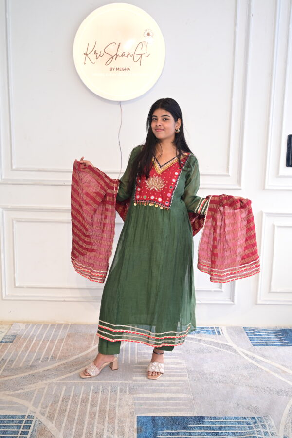 Mul Chanderi Suit Set with Mirror, Coin & Dabka Handwork (3 Piece)