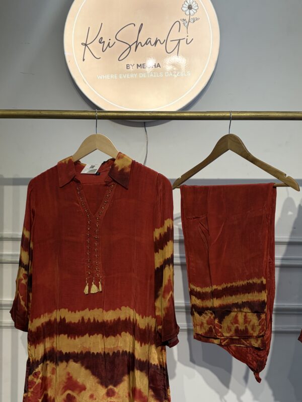 Pure Crepe Tie-Dye Pattern Kurta Set with Pearl Work & Tassels